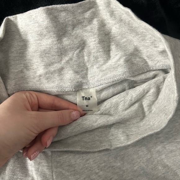 TNA Heather Gray Women's Bike Shorts - Picture 3 of 3